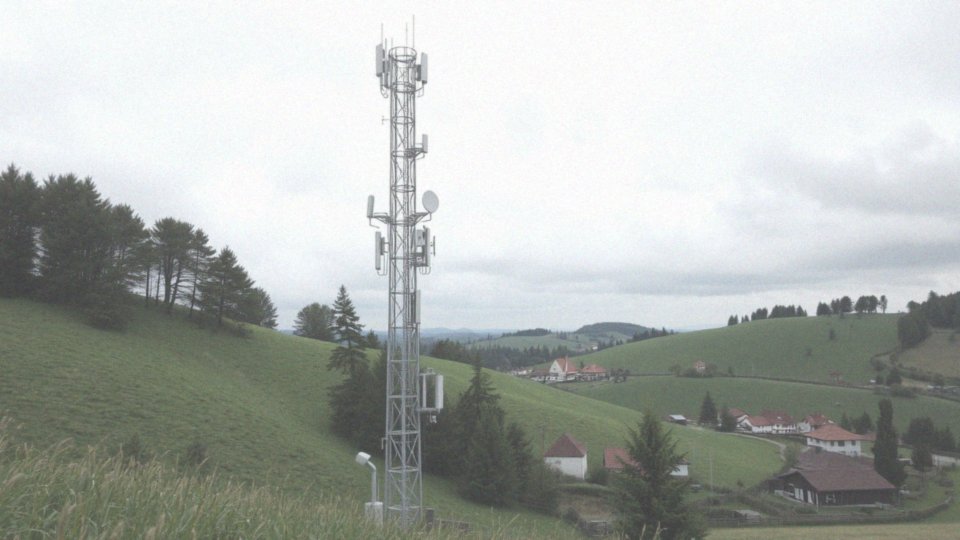 Jak firmy telekomunikacyjne pomagają w ustaleniu lokalizacji dzwoniącego?