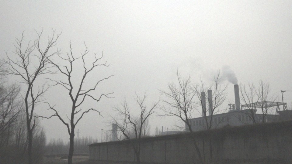 Jakie są zagrożenia związane z długotrwałym narażeniem na SO2?